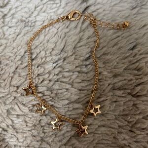 NWOT Gold stars bracelet
